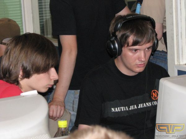 ����� � ����