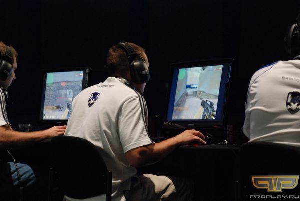 ����� CS - MyM vs ESTRO